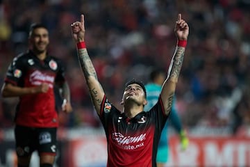 Gustavo Bou celebrando el gol del triunfo en el Tijuana 1-0 Toluca de la jornada 17 del Clausura 2018.