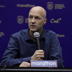 La Federación ve "fructífera" la reunión mantenida con Cruyff