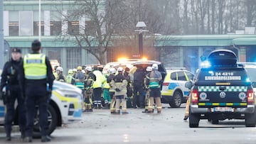 Emergency personnel and police officers work at the adult education center Campus Risbergska school after a shooting attack in Orebro, Sweden, February 4, 2025. TT News Agency/Kicki Nilsson via REUTERS ATTENTION EDITORS - THIS IMAGE WAS PROVIDED BY A THIRD PARTY. SWEDEN OUT. NO COMMERCIAL OR EDITORIAL SALES IN SWEDEN.