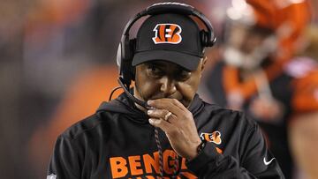 CINCINNATI, OH - DECEMBER 04: Head coach Marvin Lewis of the Cincinnati Bengals looks on against the Pittsburgh Steelers during the first half at Paul Brown Stadium on December 4, 2017 in Cincinnati, Ohio. John Grieshop/Getty Images/AFP
== FOR NEWSPAPERS, INTERNET, TELCOS & TELEVISION USE ONLY ==
