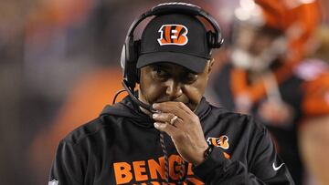 CINCINNATI, OH - DECEMBER 04: Head coach Marvin Lewis of the Cincinnati Bengals looks on against the Pittsburgh Steelers during the first half at Paul Brown Stadium on December 4, 2017 in Cincinnati, Ohio.   John Grieshop/Getty Images/AFP
 == FOR NEWSPAPERS, INTERNET, TELCOS &amp; TELEVISION USE ONLY ==