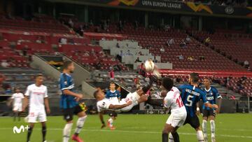 ¡De chilena, de chilena¡ La acción que ya es leyenda de Diego Carlos para dar la Sexta