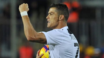 Soccer Football - Serie A - Empoli v Juventus - Stadio Carlo Castellani, Empoli, Italy - October 27, 2018  Juventus&#039; Cristiano Ronaldo celebrates scoring their first goal    REUTERS/Jennifer Lorenzini