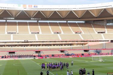 El entrenador del Real Madrid, Carlo Ancelotti, con sus jugadores.