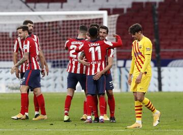 Los jugadores del Atlético celebran un gol.