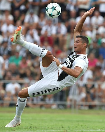 Chilena de Cristiano durante su debut.