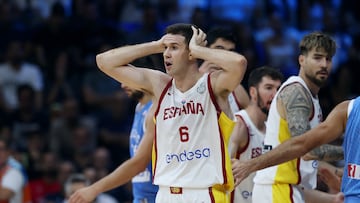 Xabi Lopez-Arostegui, alero de la Selección, durante el partido ante Grecia del Eurobasket 2025.