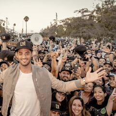 Revivieron a Carlos Vela y lo tuvieron en la congeladora