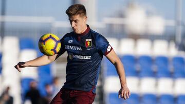 Piatek, durante un partido del Genoa.