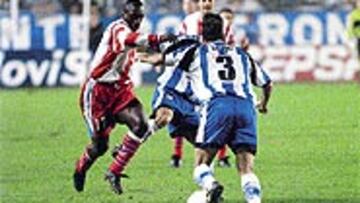 <B>VICTORIA.</B> Hasselbaink, con dos goles, fue fundamental en la última victoria atlética en La Rosaleda.