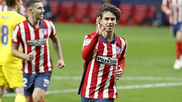 El Cádiz regala y el tridente del Atlético golea