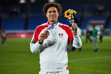A pesar de que el cierre de su año particular no fue el mejor, el guardameta del América tuvo un 2021 para enmarcar. Su figura fue preponderante para la medalla de bronce en el fútbol olímpico en Tokio. Como capitán del equipo aportó liderazgo y solidez.