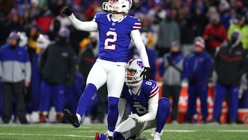 ORCHARD PARK, NEW YORK - JANUARY 21: Tyler Bass #2 of the Buffalo Bills misses a 44 yard field goal attempt against the Kansas City Chiefs during the fourth quarter in the AFC Divisional Playoff game at Highmark Stadium on January 21, 2024 in Orchard Park, New York. Al Bello/Getty Images/AFP (Photo by AL BELLO / GETTY IMAGES NORTH AMERICA / Getty Images via AFP)