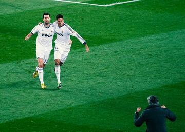 En cambio el Real Madrid tuvo como rivales en el camino de la Copa del Rey 2012/23 al Alcoyano, Celta, Valencia y Barcelona. En el clásico de la semifinal, el conjunto blanco venció por 4-2 a los catalanes. En la ida en el Bernabéu el resultado fue de 1-1 y en el vuelta acabaron 1-3 gracias a un doblete de Cristiano Ronaldo.