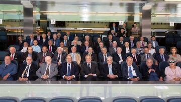 Florentino Pérez comió con los socios más veteranos del club.