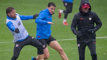 Marcelino, con Muniain y Zarraga.