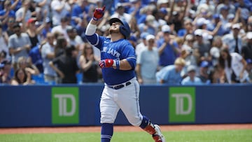 TORONTO, ON - JULY 17: Alejandro Kirk #30 of the Toronto Blue Jays runs out a two-run home run in the eighth inning of their MLB game against the Kansas City Royals at Rogers Centre on July 17, 2022 in Toronto, Canada.   Cole Burston/Getty Images/AFP
== FOR NEWSPAPERS, INTERNET, TELCOS & TELEVISION USE ONLY ==