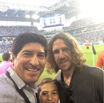 Iván Zamorano y Carles Puyol