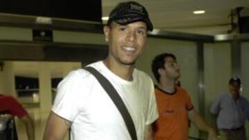 Luis Fabiano regresó ayer a la capital hispalense