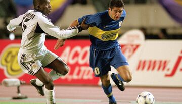 Aquella noche Riquelme dio el partido de su vida y volvió loco a todo el Real Madrid, pero si alguien sufrió en especial su talento fue Claude Makélélé