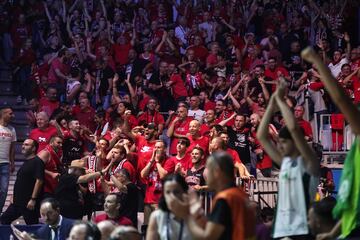 Espectacular imagen de la afición del Hapoel.