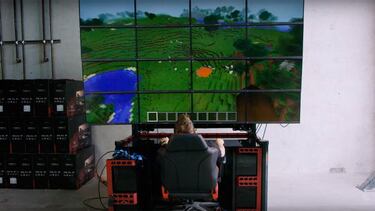 16 monitores 4K y cuatro gráficas Nvidia para jugar a 16K