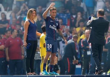 Locura por Neymar en el Parque los Príncipes