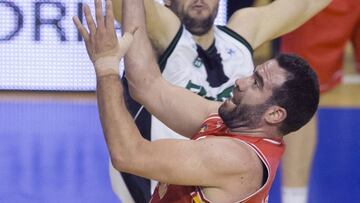 Cabezas anota sobre la bocina y coloca s谷ptimo al UCAM