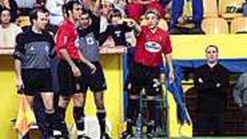 FIN AL CALVARIO. Losada regresó a un campo de fútbol, trece meses después de su encontronazo con Molina, con una camiseta distinta.