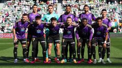 ELCHE, SPAIN - MARCH 11: Players of Real Valladolid CF pose for a photo prior to the LaLiga Santander match between Elche CF and Real Valladolid CF at Estadio Manuel Martinez Valero on March 11, 2023 in Elche, Spain. (Photo by Aitor Alcalde/Getty Images)
