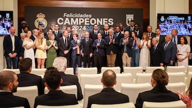 Foto de familia en el Ayuntamiento. 
