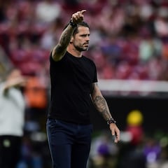 Former Chivas Guadalajara coach in line for Liga MX return