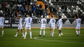 "Tienen que lavar la ropa con el gel que dejan los árbitros"