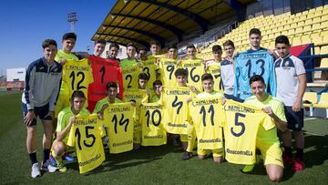 El Cadete A del Villarreal lanza la campaña #DonaContraELA