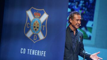 Insignia de Oro y Brillantes para Jorge Valdano
