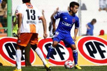 El proveniente de Iquique llegó al club tras la partida de Matías Rodríguez. En 6 meses no logró ganarse la posición y desde entonces fue enviado constantemente a préstamo.