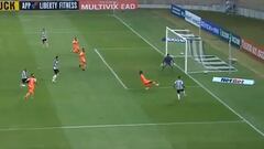 La genial asistencia de Vargas para el primer gol de Nacho Fernández en Atlético Mineiro