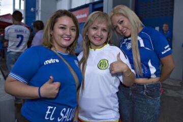 Así vivieron los aficionados de la Selecta y de la escuadra tricolor el partido de esta noche en el Cuscatlán.