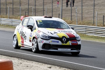 Tercera edición de la reunión y exhibición de automóviles clásicos en el circuito del Jarama

