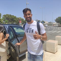 El Alavés le concede a Pacheco la insignia de oro y brillantes