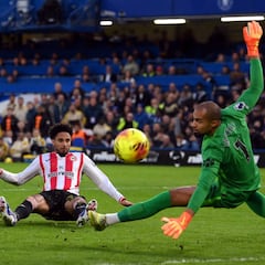 ‘Super Robert Sánchez’ al rescate