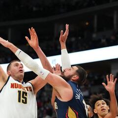 Can NBA players hear the announcers?