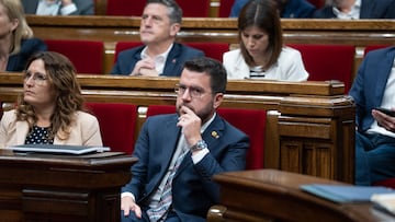 El presidente de la Generalitat de Catalunya, Pere Aragonès, durante una sesión plenaria en el Parlament, a 4 de octubre de 2023, en Barcelona, Catalunya (España). El pleno del Parlament vota hoy si sigue adelante con la tramitación del proyecto de ley de la comunicación audiovisual de Catalunya del Govern, contra el que Vox ha presentado una enmienda a la totalidad. Por su parte, Aragonès vuelve al hemiciclo después del Debate de Política General la semana pasada, en el que instó al candidato socialista y presidente en funciones, Pedro Sánchez, a fijar las condiciones para celebrar un referéndum de independencia la próxima legislatura.
04 OCTUBRE 2023;BARCELONA;CATALUNYA;PLENO PARLAMENT;LEY AUDIOVISUAL
David Zorrakino / Europa Press
04/10/2023