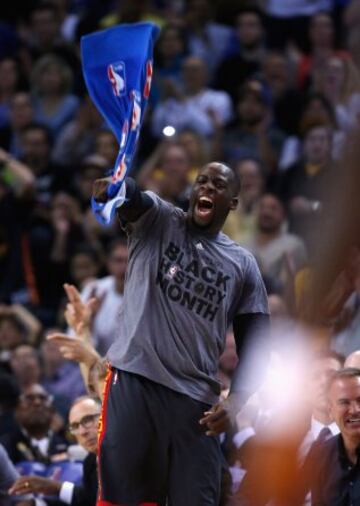 Draymond Green reacciona a un acción del partido.