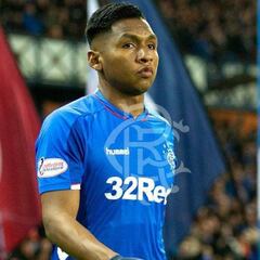 Steven Gerrard borra a Alfredo Morelos del Rangers de Escocia