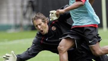 <strong>RENOVACIÓN.</strong>> Van der Saar seguirá una temporada más en el Manchester.