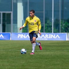 Mateo Mejía deja el Manchester United y ficha por el Sevilla Atlético