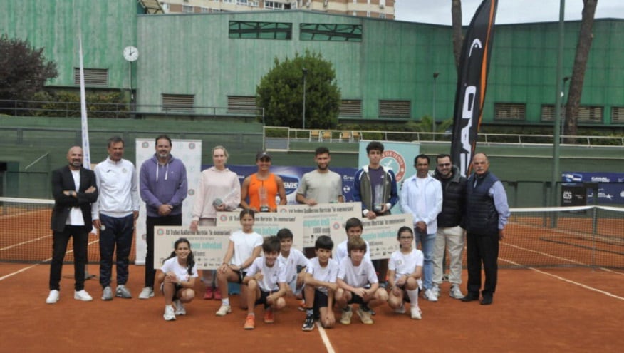 Foto de familia con los campeones del 55ª edición del Trofeo Guillermo Bertrán ‘in memoriam’, torneo incluido en el Circuito IBP Tenis Pro y celebrado en el Club de Tenis Chamartín