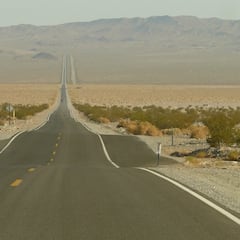 ¿Por qué se ve borrosa la carretera en verano? La ciencia explica qué son las ondas de calor