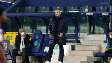 Paco López: "El Atlético, de una u otra forma, te somete"